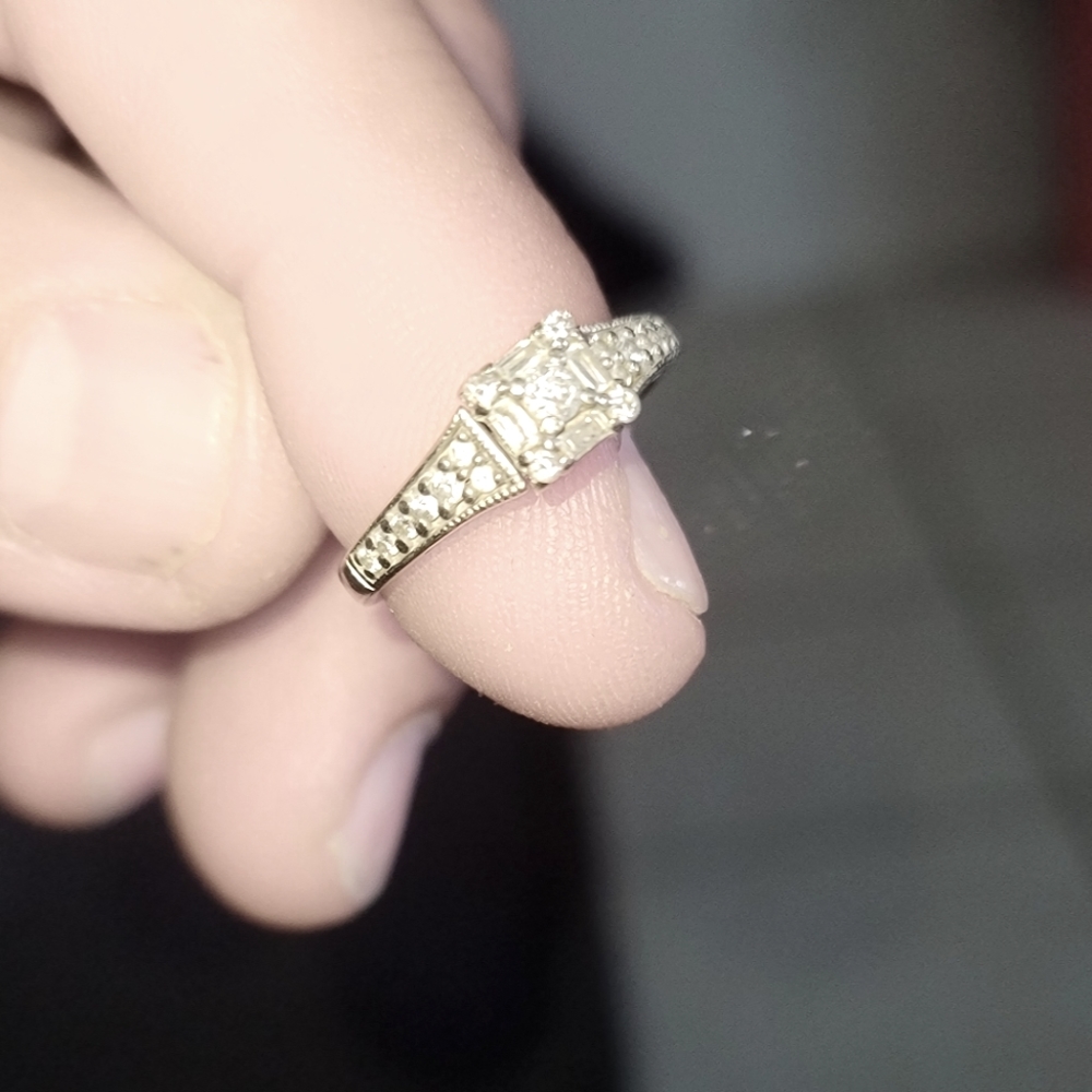 Womens engagement ring